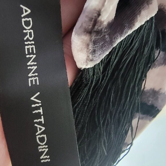 Adrienne Vittadini Scarf Animal Print Fringe Super Soft Polyester Rectangle - Picture 3 of 3